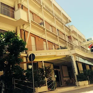 https://hotel-lazzarini.emilia-romagnahotels.net