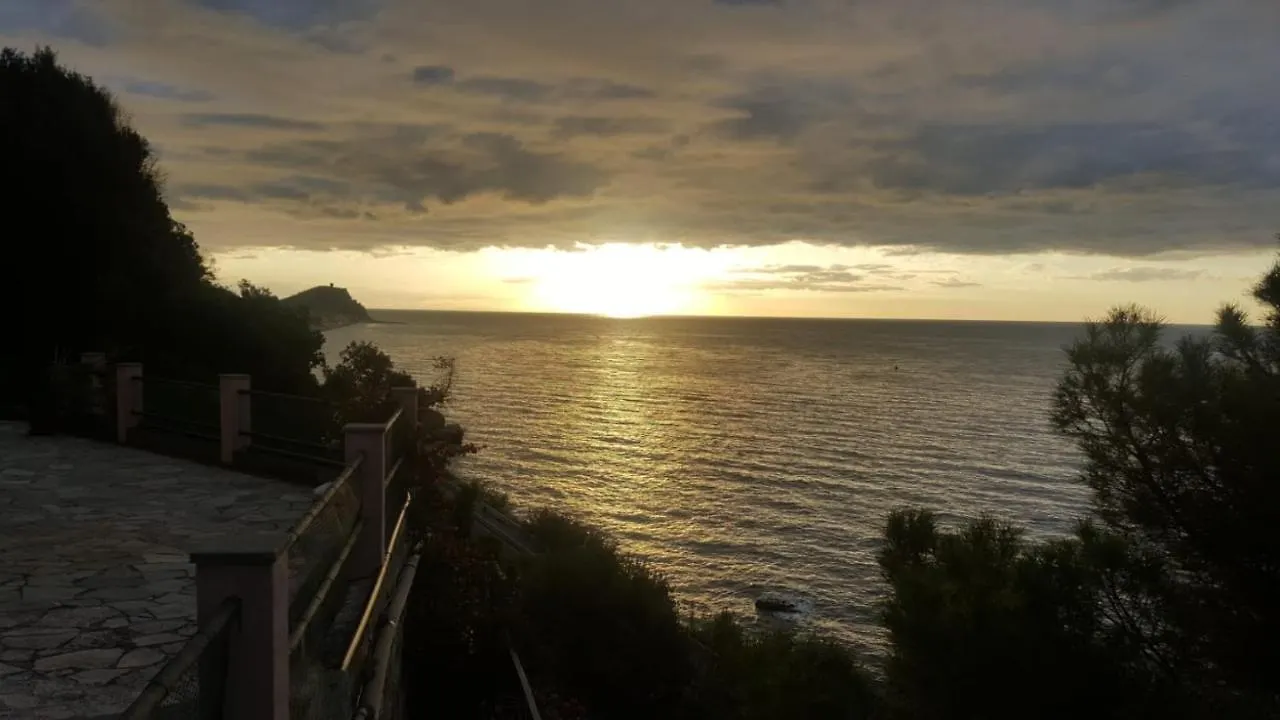 Albergo Aduepassi & Servizio Bike Shuttle Finale Ligure 0*,